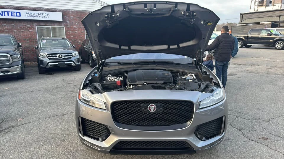 2020 Jaguar F-Pace - Image 17 of 19