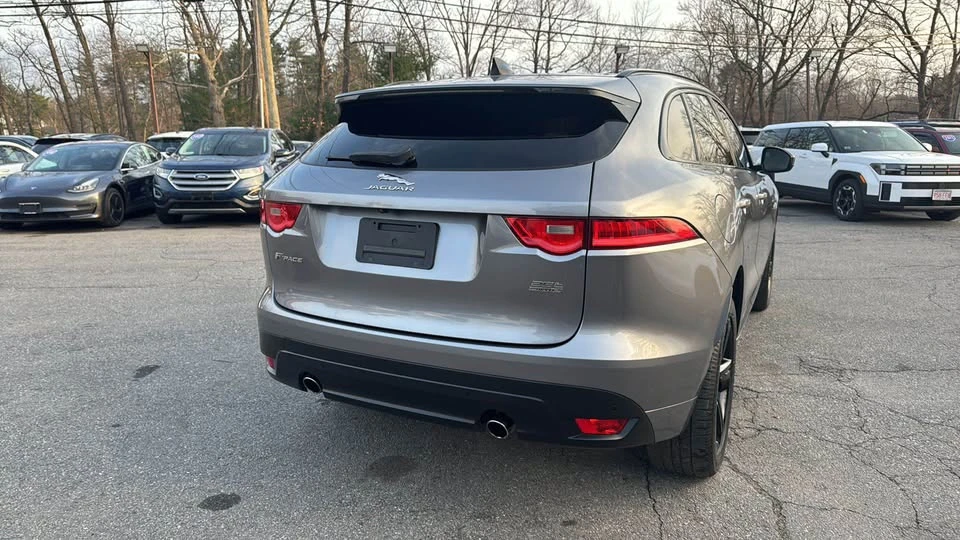 2020 Jaguar F-Pace - Image 11 of 20