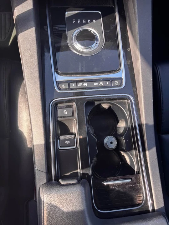 2020 Jaguar F-Pace - Image 6 of 11