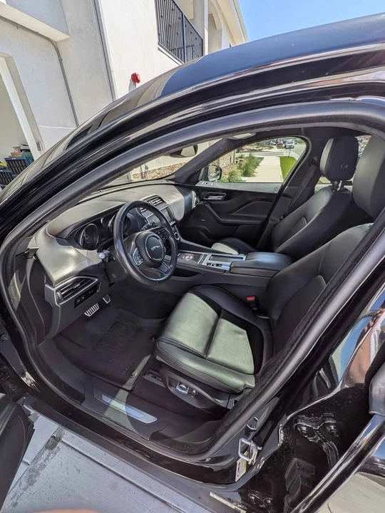 2020 Jaguar F-Pace - Image 8 of 16