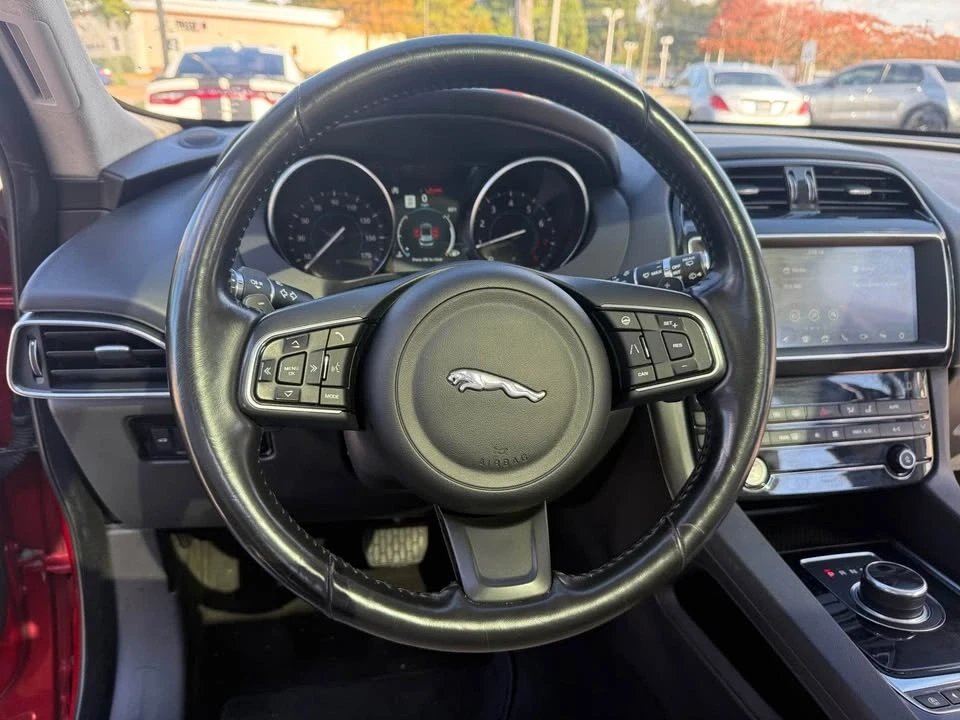 2020 Jaguar F-Pace - Image 10 of 19