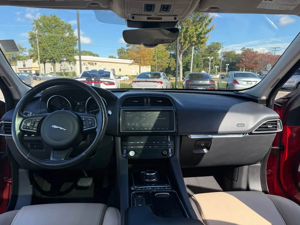 2020 Jaguar F-Pace - Image 11 of 19