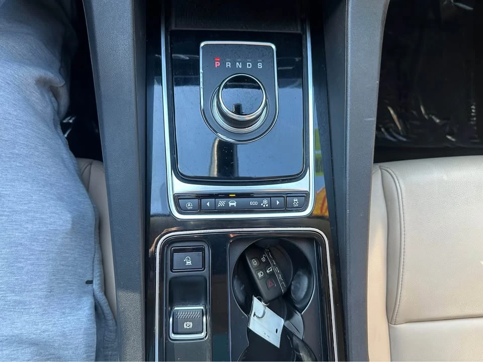 2020 Jaguar F-Pace - Image 16 of 19