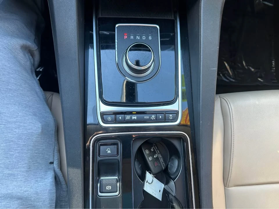 2020 Jaguar F-Pace - Image 16 of 19