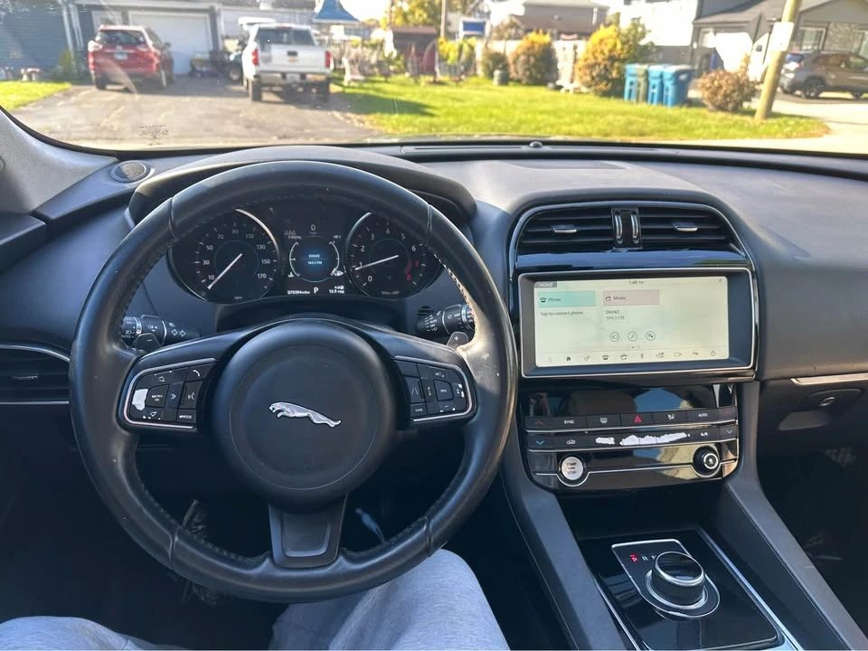 2020 Jaguar F-Pace - Image 15 of 20