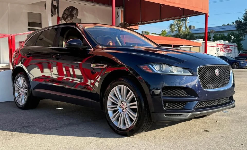2020 Jaguar F-Pace - Image 2 of 7