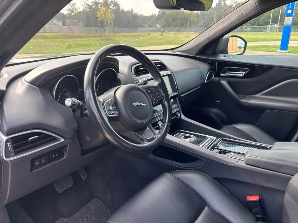 2020 Jaguar F-Pace - Image 10 of 20
