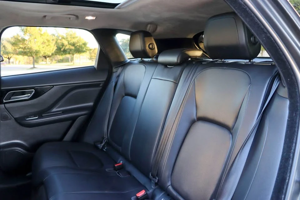 2020 Jaguar F-Pace - Image 8 of 11
