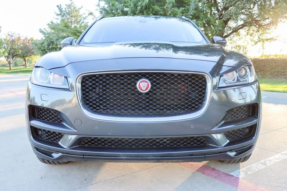 2020 Jaguar F-Pace - Image 2 of 11