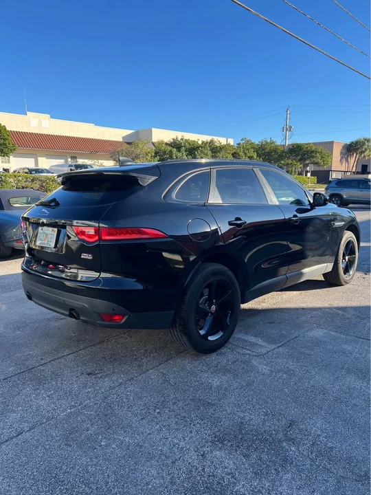 2020 Jaguar F-Pace - Image 3 of 10