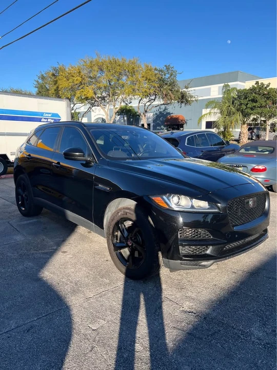 2020 Jaguar F-Pace - Image 2 of 10