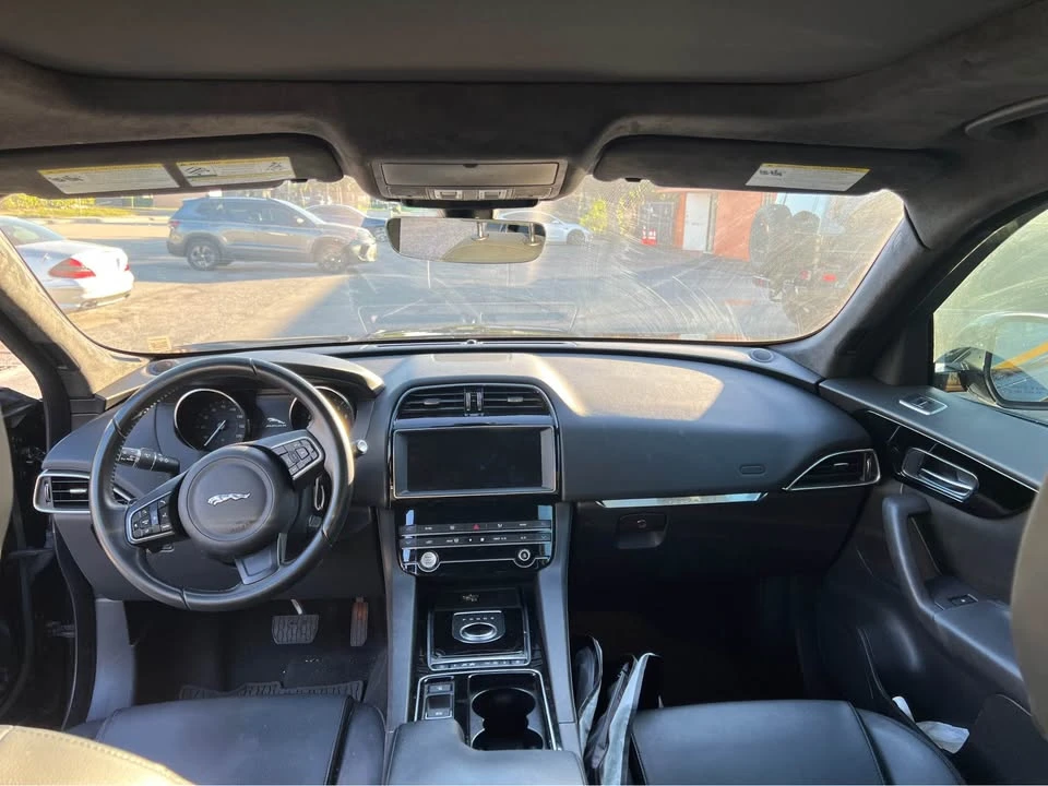 2020 Jaguar F-Pace - Image 5 of 10