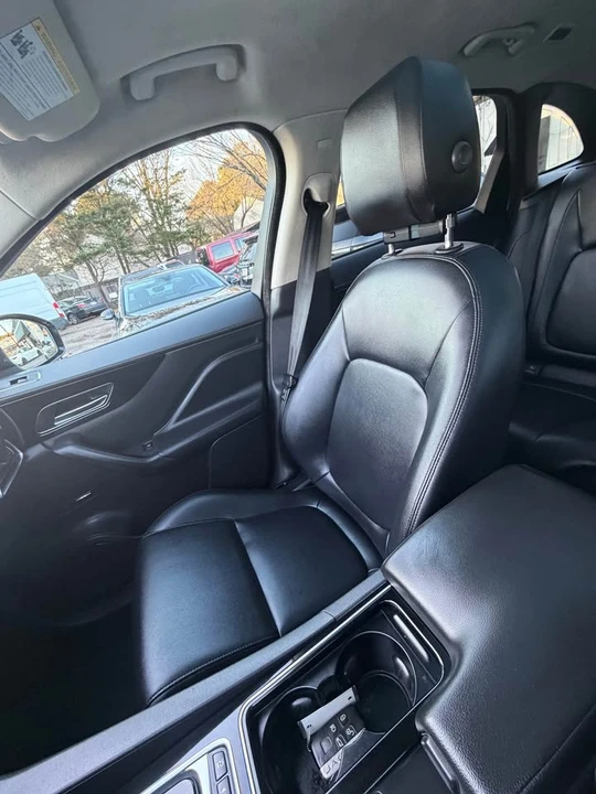 2020 Jaguar F-Pace - Image 15 of 18