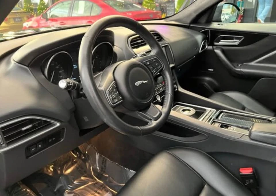 2020 Jaguar F-Pace - Image 10 of 13
