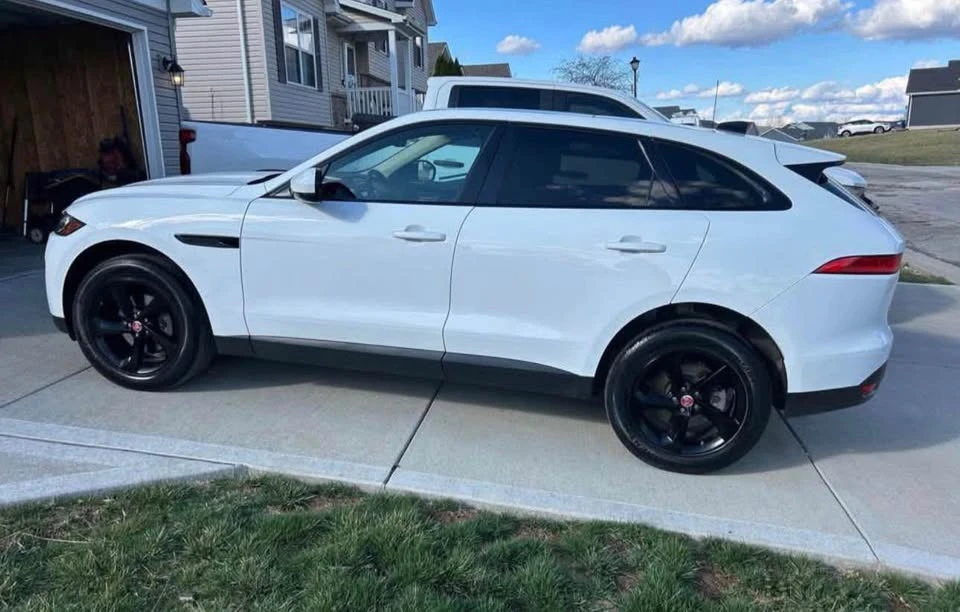 2020 Jaguar F-Pace - Image 2 of 9