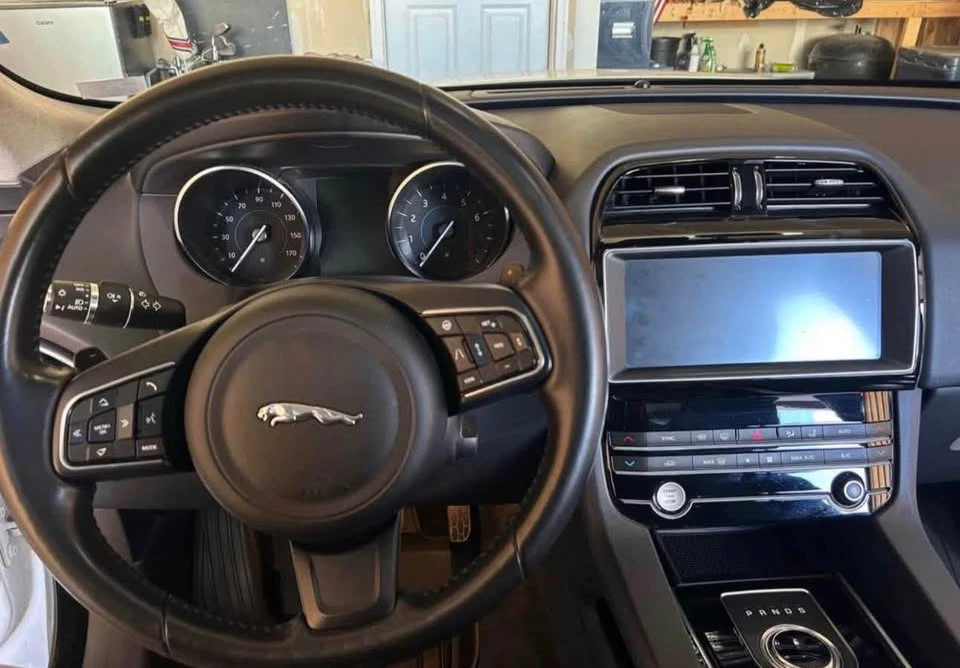 2020 Jaguar F-Pace - Image 5 of 9