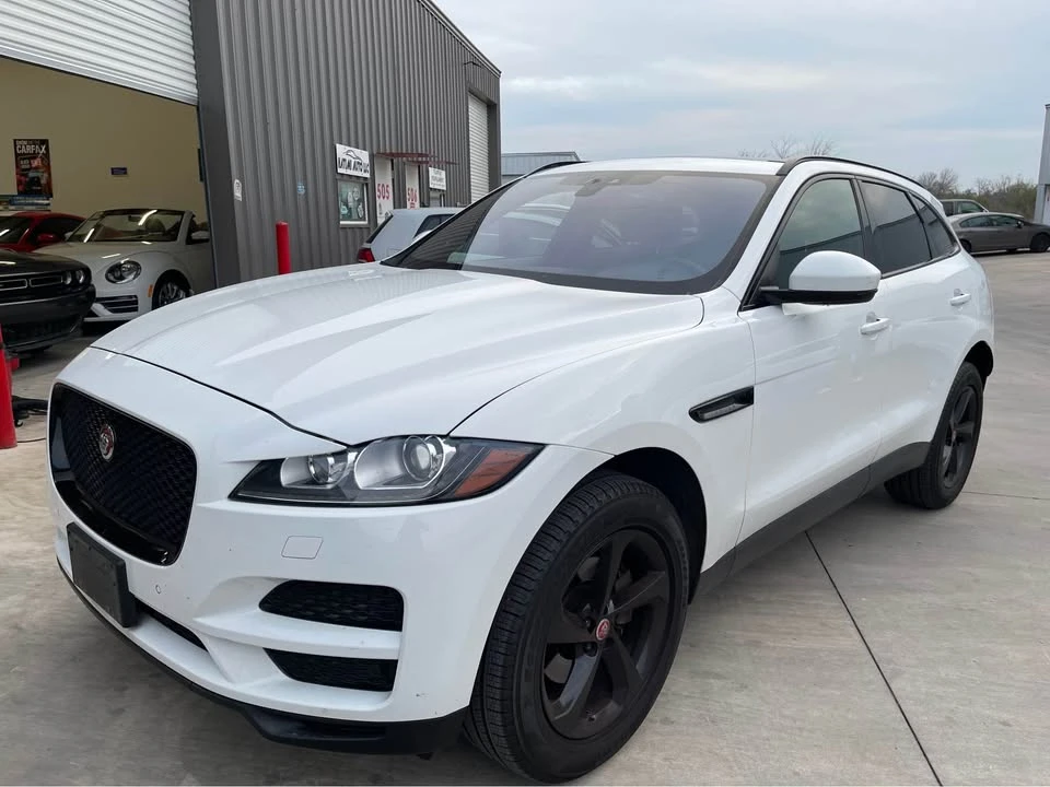 2020 Jaguar F-Pace - Image 3 of 18