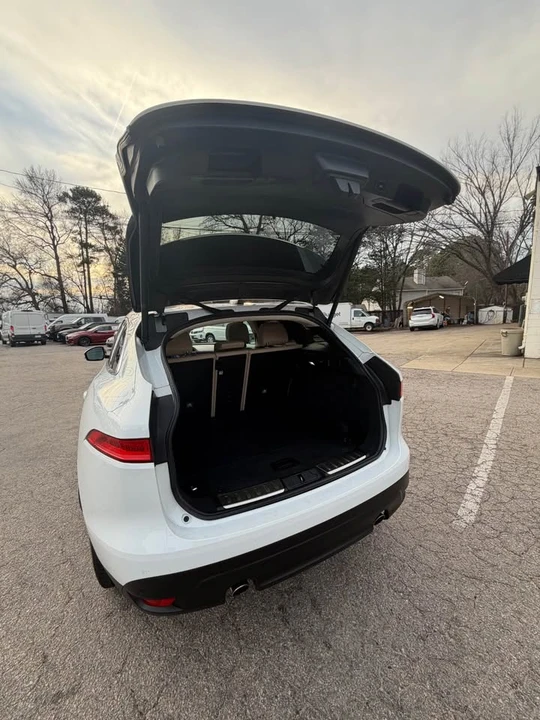 2020 Jaguar F-Pace - Image 8 of 20