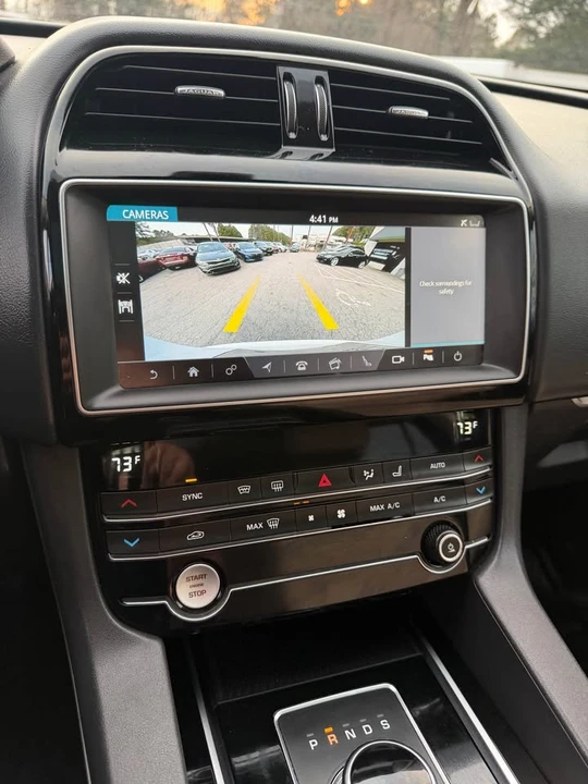 2020 Jaguar F-Pace - Image 14 of 20