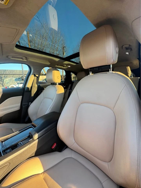 2020 Jaguar F-Pace - Image 10 of 16