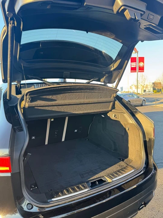2020 Jaguar F-Pace - Image 8 of 16
