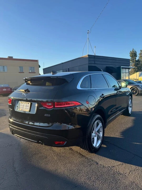 2020 Jaguar F-Pace - Image 7 of 16
