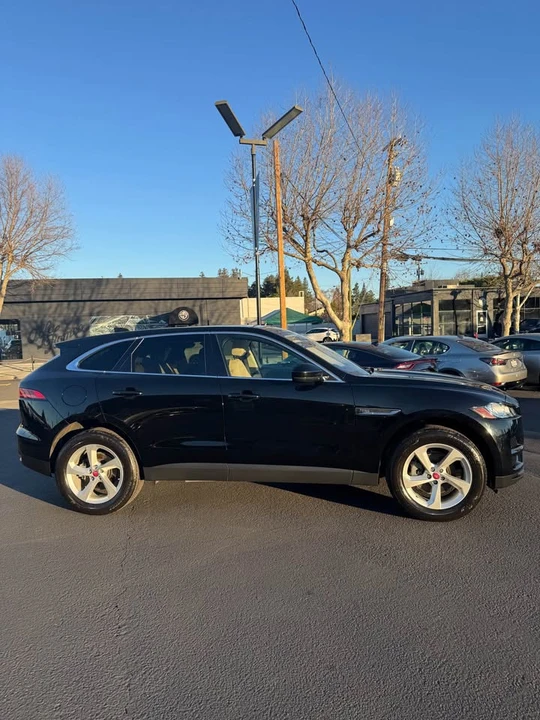 2020 Jaguar F-Pace - Image 3 of 16