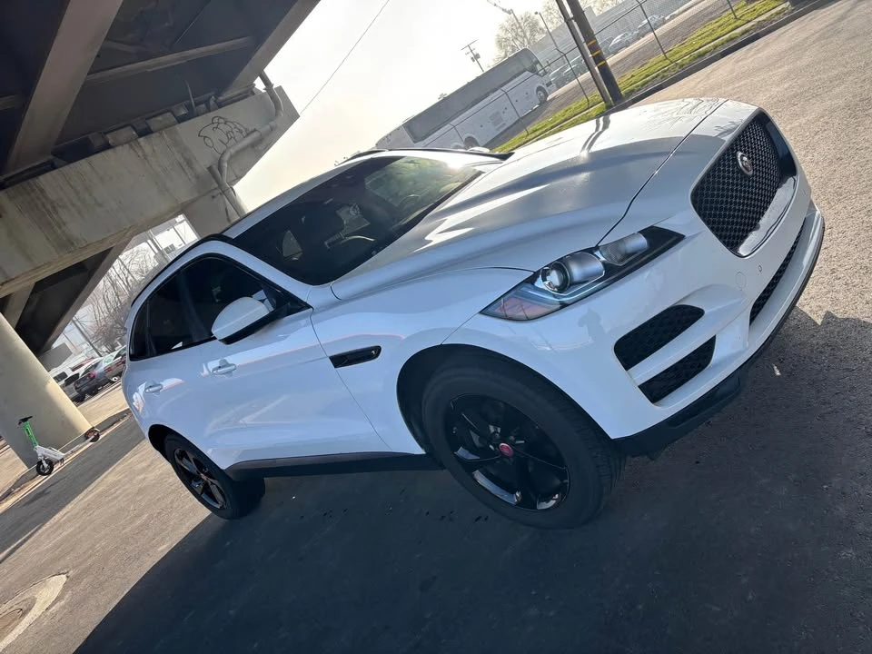 2020 Jaguar F-Pace - Image 4 of 18