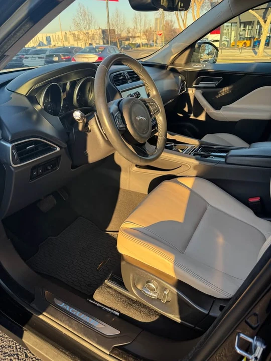 2020 Jaguar F-Pace - Image 11 of 16