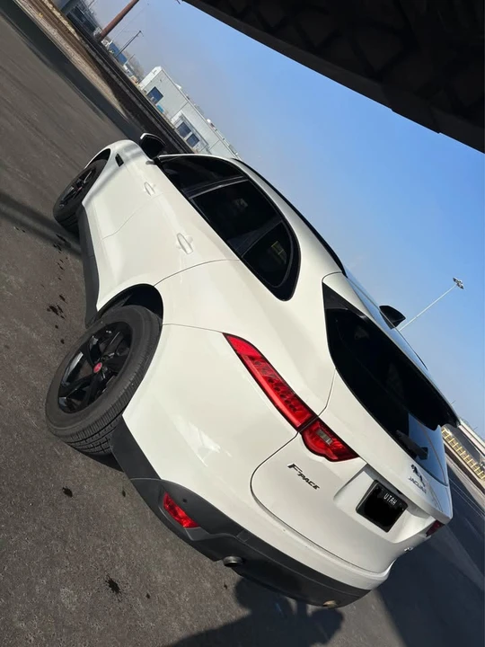 2020 Jaguar F-Pace - Image 10 of 18