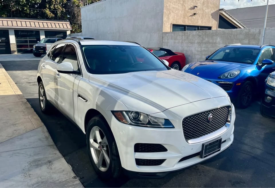 2020 Jaguar F-Pace - Image 5 of 19