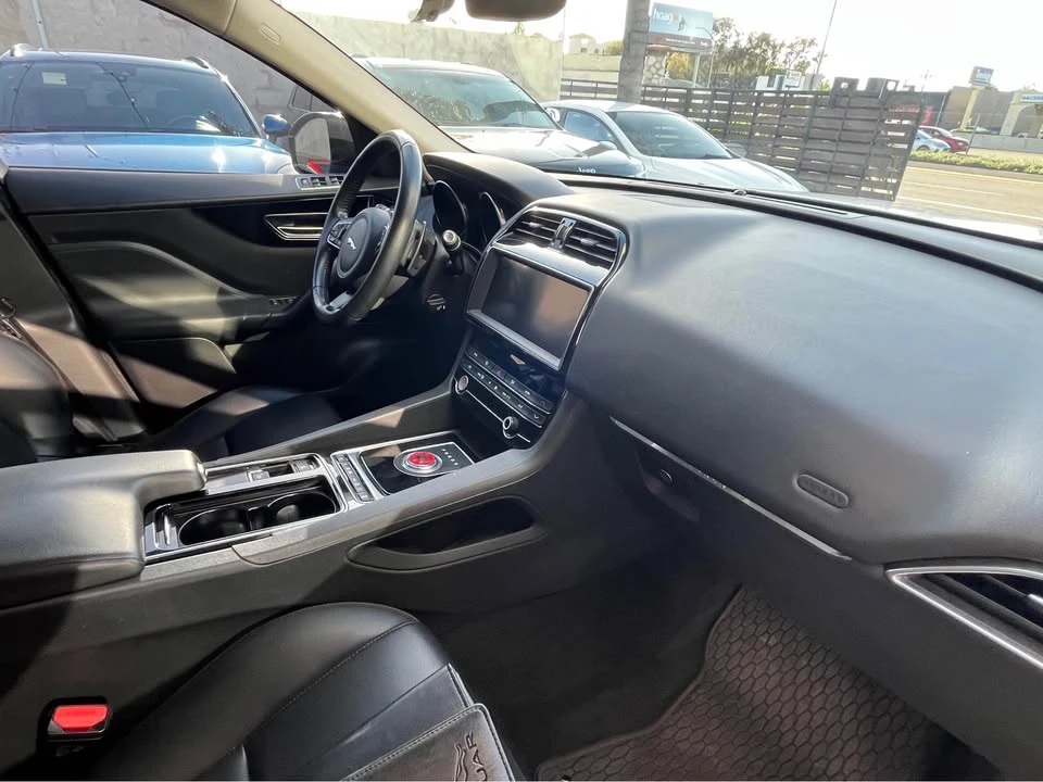 2020 Jaguar F-Pace - Image 14 of 19