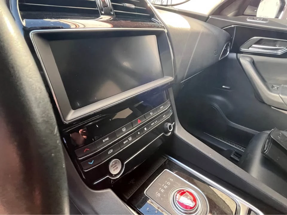 2020 Jaguar F-Pace - Image 10 of 19