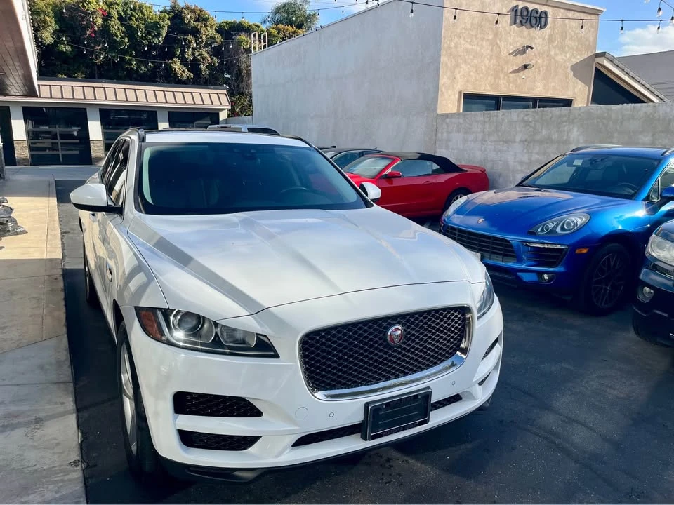 2020 Jaguar F-Pace - Image 4 of 19