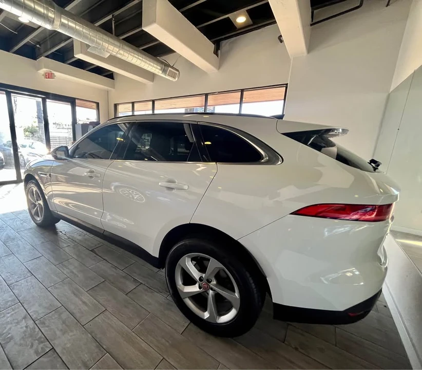 2020 Jaguar F-Pace - Image 6 of 20