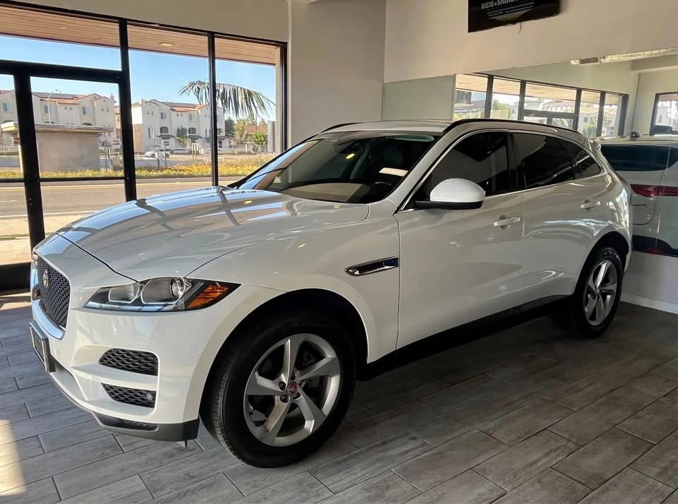 2020 Jaguar F-Pace - Image 4 of 20