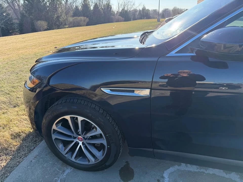 2020 Jaguar F-Pace - Image 5 of 10