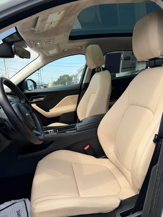 2020 Jaguar F-Pace - Image 8 of 11