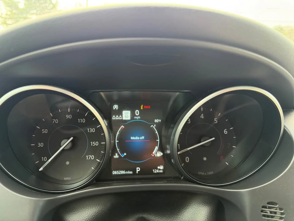 2020 Jaguar F-Pace - Image 10 of 11