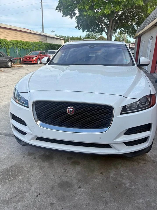 2020 Jaguar F-Pace - Image 2 of 11