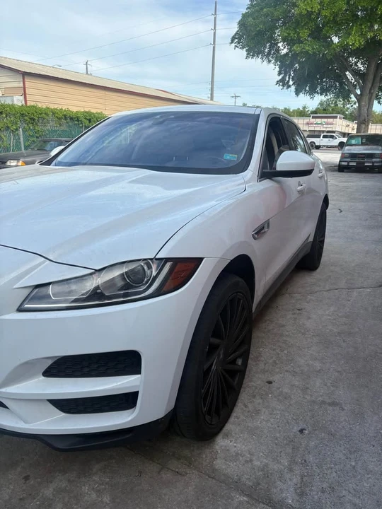 2020 Jaguar F-Pace - Image 3 of 11