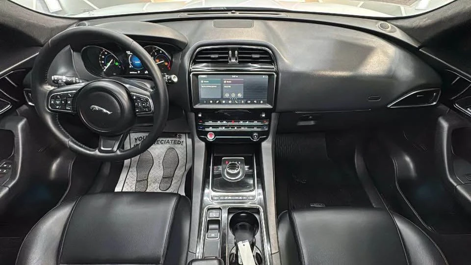 2020 Jaguar F-Pace - Image 14 of 20