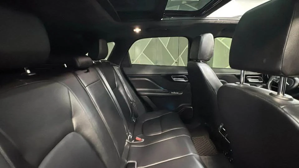 2020 Jaguar F-Pace - Image 18 of 20