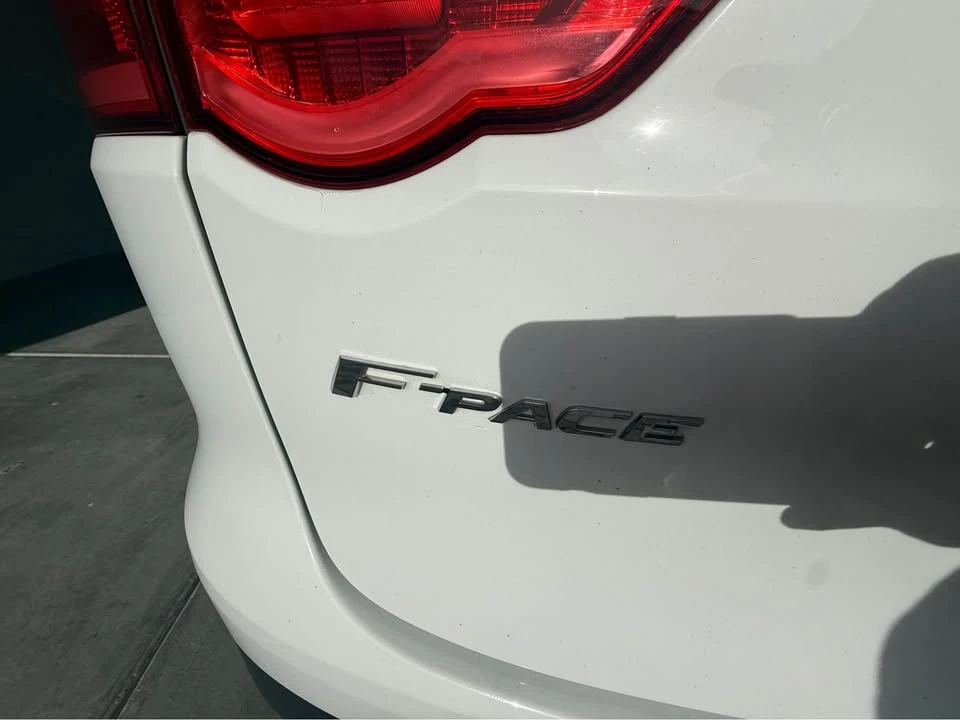 2020 Jaguar F-Pace - Image 7 of 12