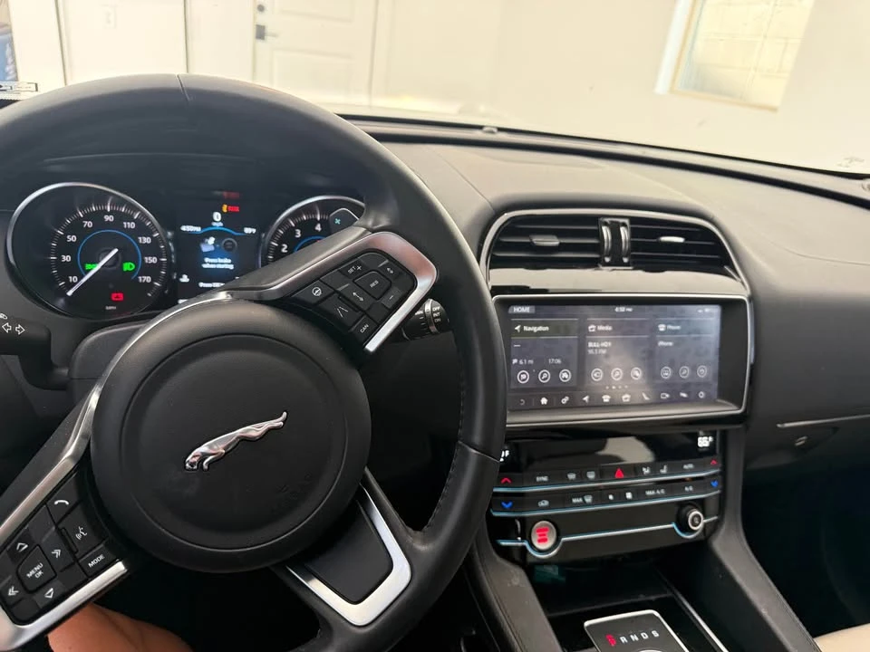 2020 Jaguar F-Pace - Image 5 of 12