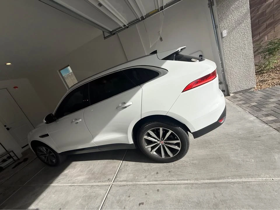 2020 Jaguar F-Pace - Image 9 of 12