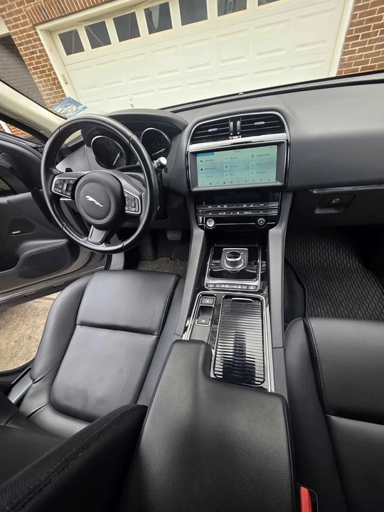 2020 Jaguar F-Pace - Image 15 of 20