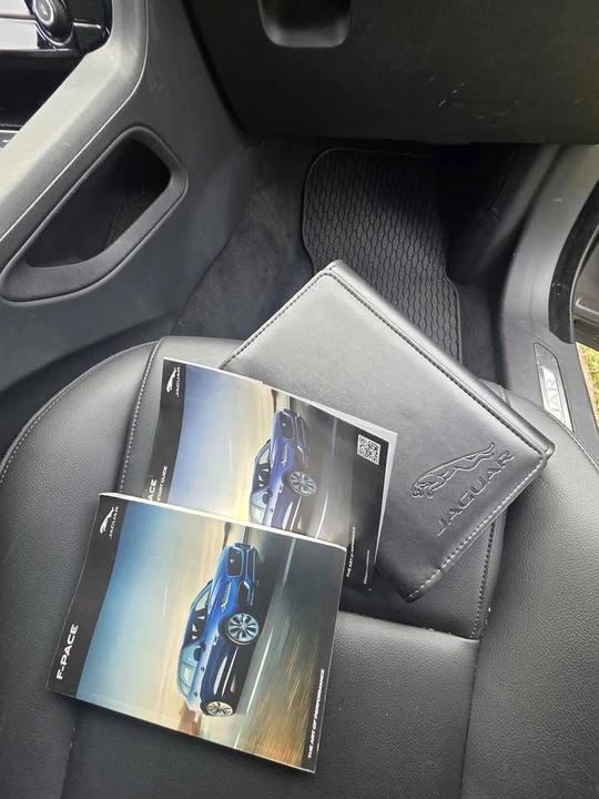 2020 Jaguar F-Pace - Image 14 of 20