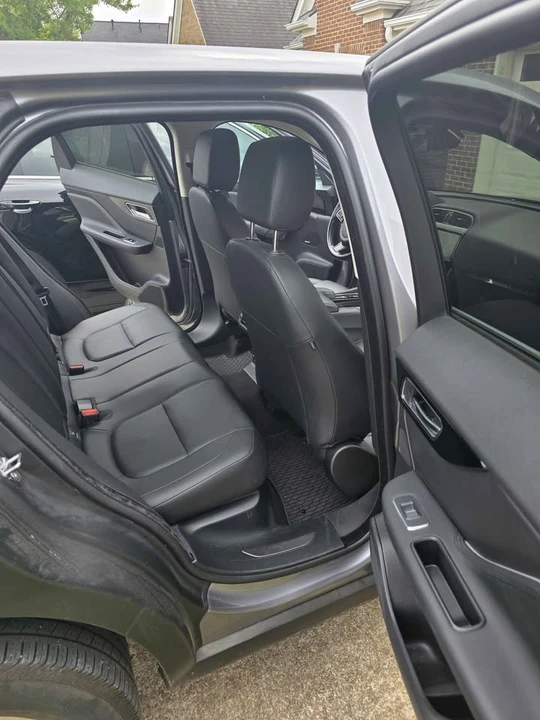 2020 Jaguar F-Pace - Image 16 of 20