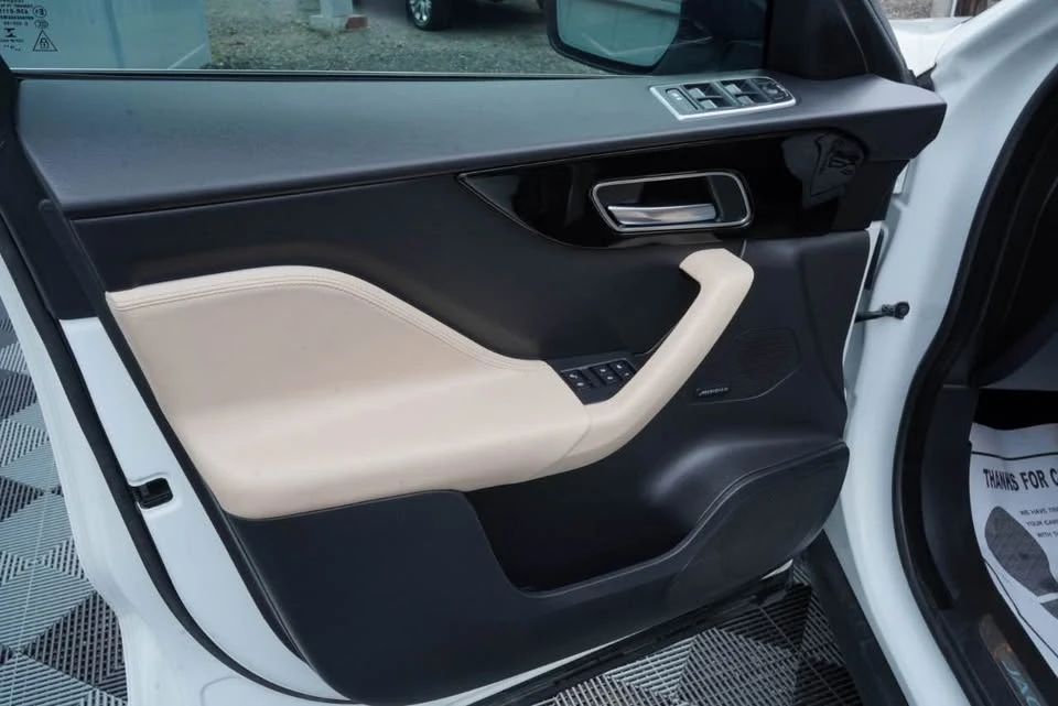 2020 Jaguar F-Pace - Image 8 of 21